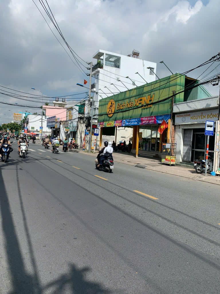 Bán gấp nhà đẹp TT Thủ Đức cạnh đường Kha Vạn Cân Linh Đông Thủ Đức.